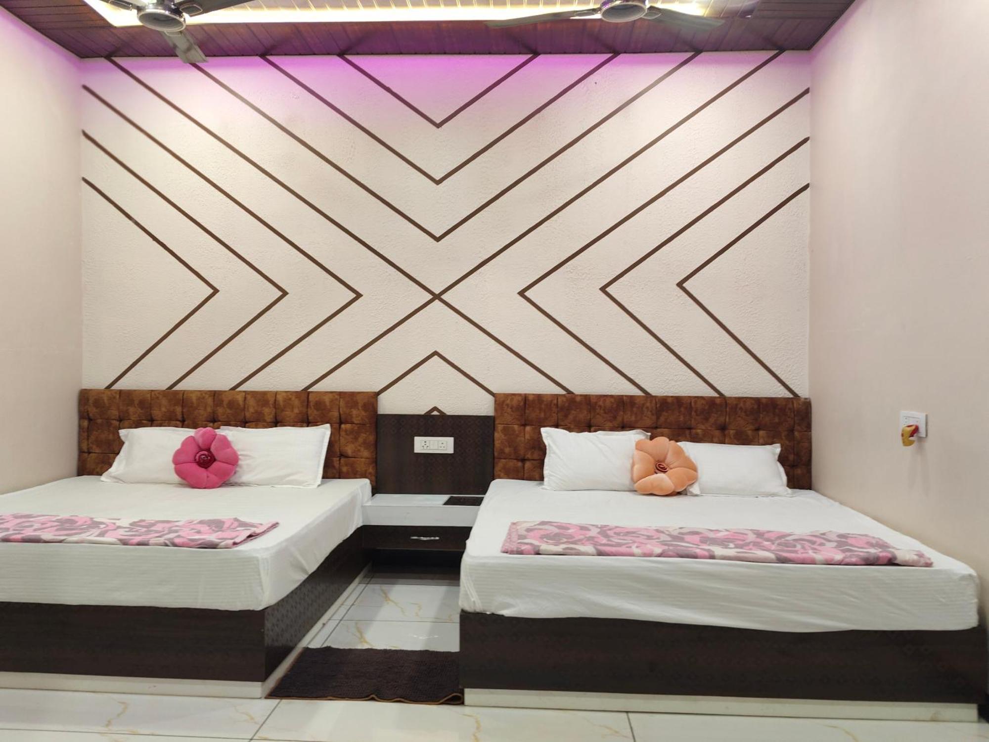 Anant Home Stay Ujjain Habitación foto